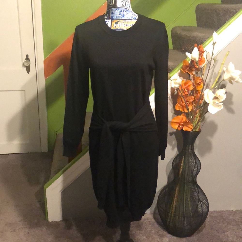 Romeo +Juliet couture tie sweater dress.